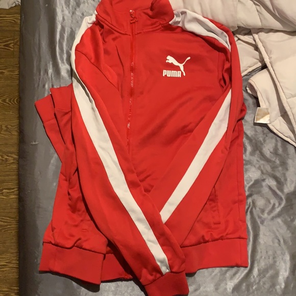 Red puma track suit - Picture 2 of 2